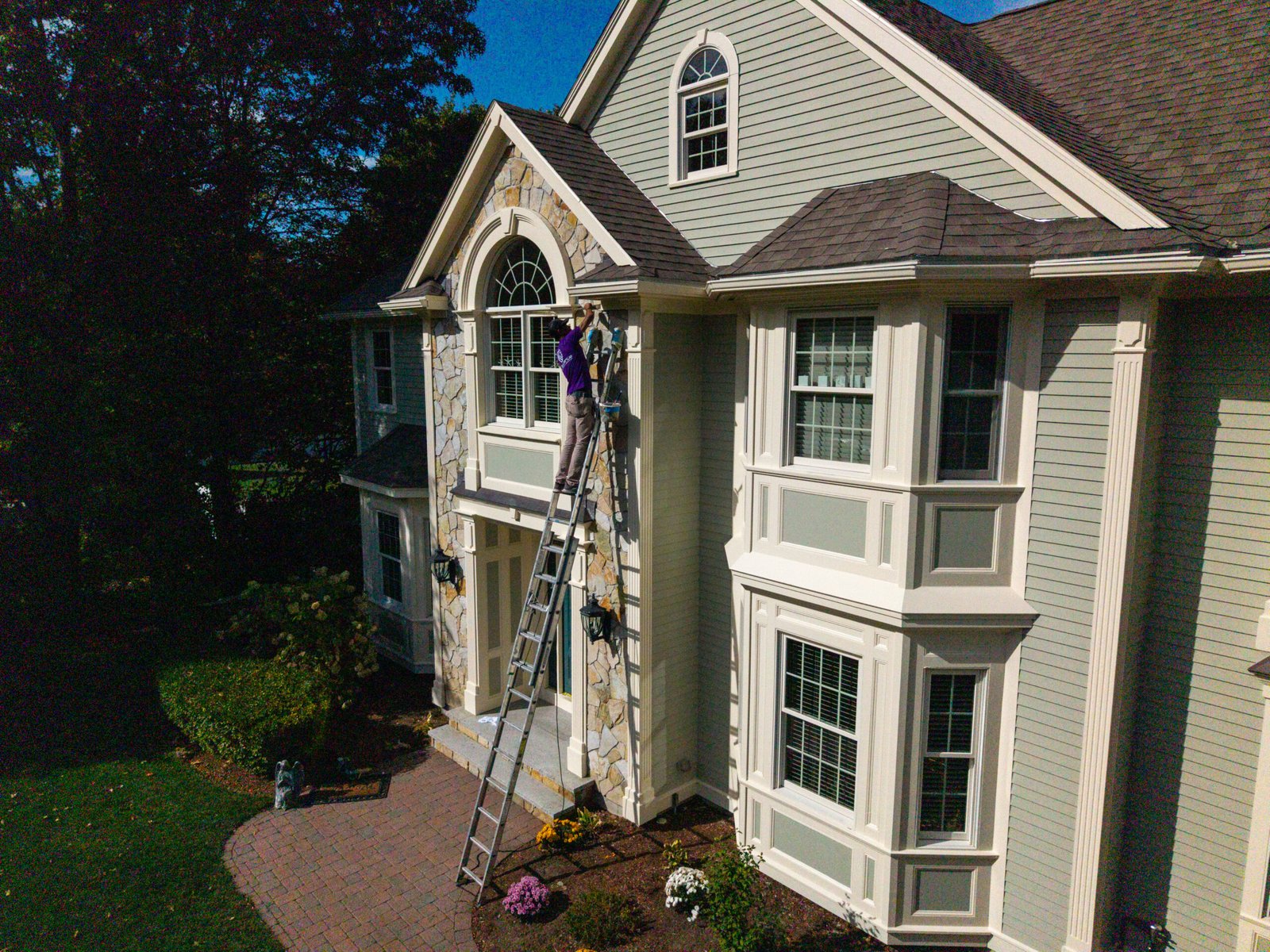 Exterior house painting service